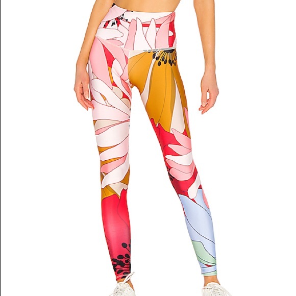 Onzie Pants - NWT⭐️ONZIE Flower Child Legging